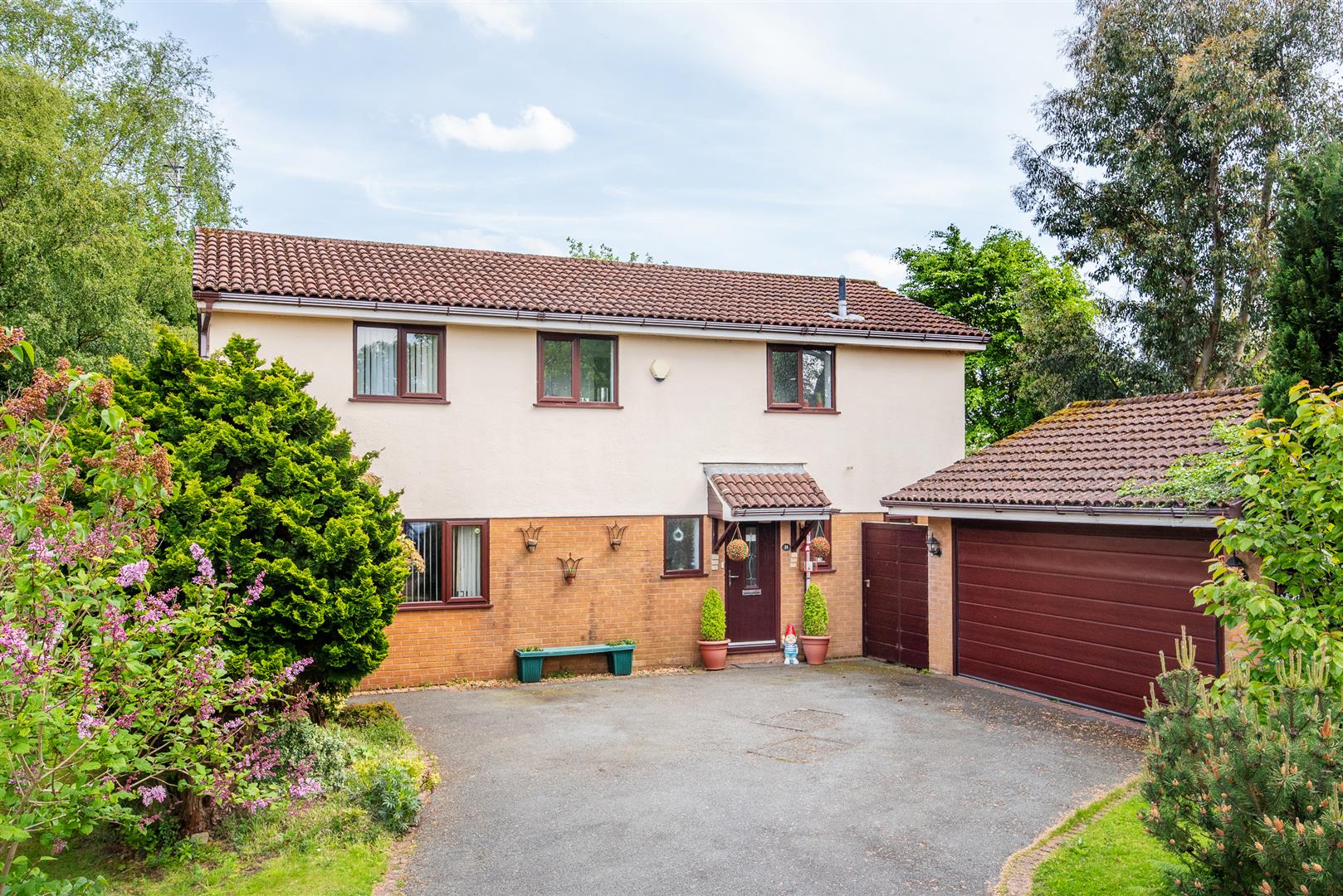 4 bed property in The Beeches, Bolton